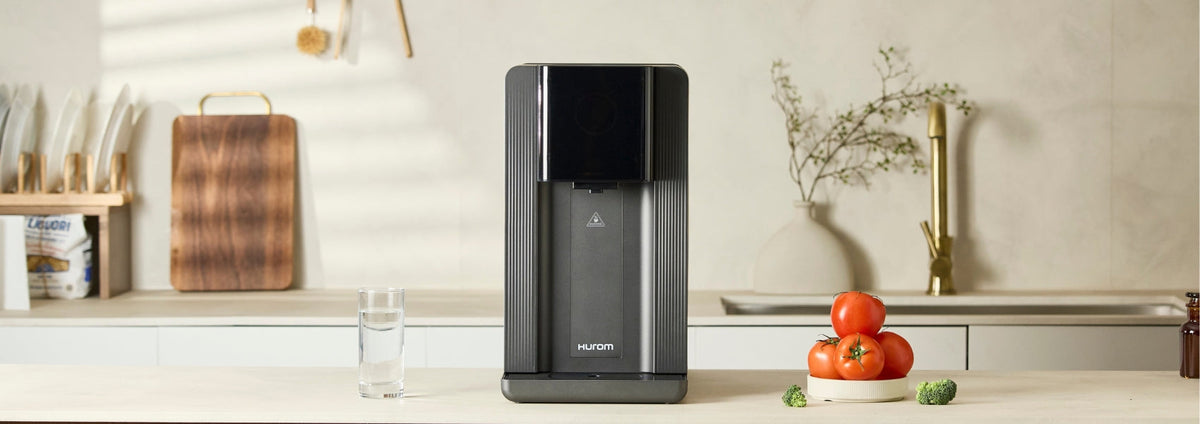 Hurom Wasserfilter Water Purifier im Küchen-Style auf Arbeitsplatte