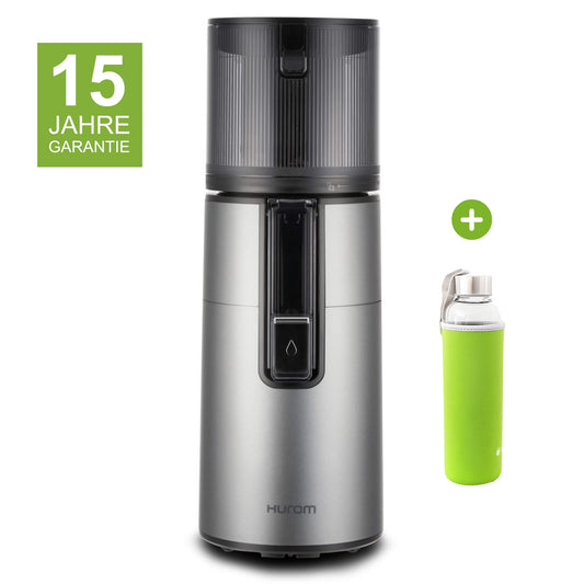 Hurom H400 in Grau mit 15 Jahren Garantie und einer Glasflasche mit grünem Neopren-Sleeve als Gratisbeigabe